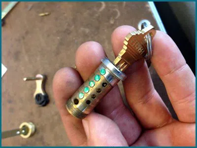 Father Son Locksmith Shop Stamford, CT 203-893-4240 Father Son Locksmith Shop Stamford, CT 203-893-4240 - 65-9